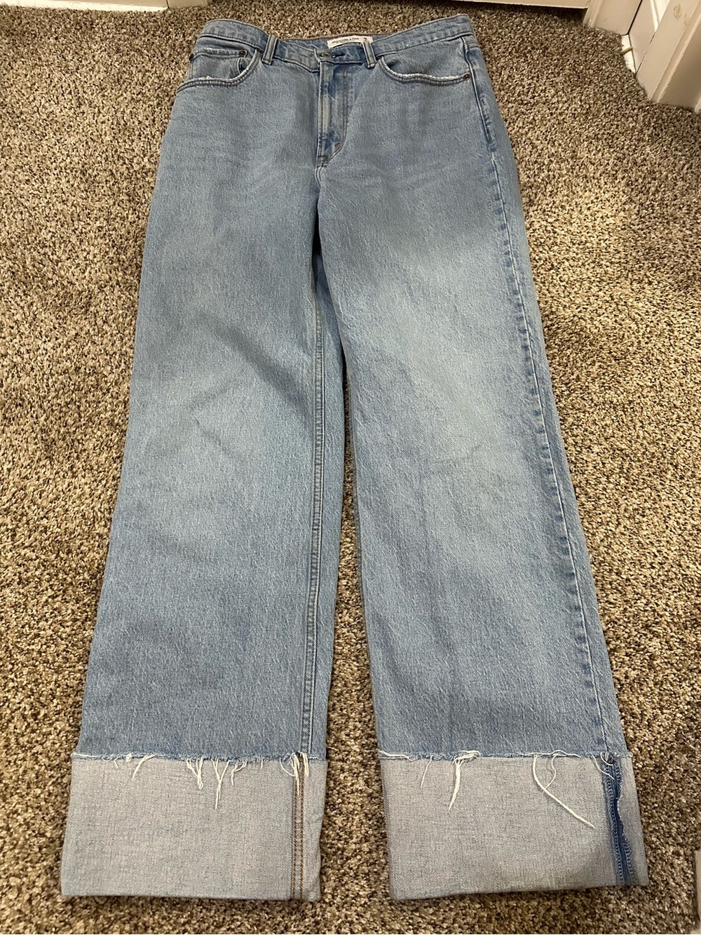 Abercrombie The 90s High Rise Relaxed Jean Cuffed